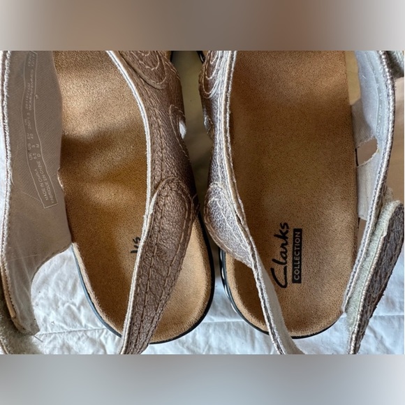 SANDALS Clarks Lexi Walnut 9M - Gold Metallic - Never worn - Picture 7 of 8